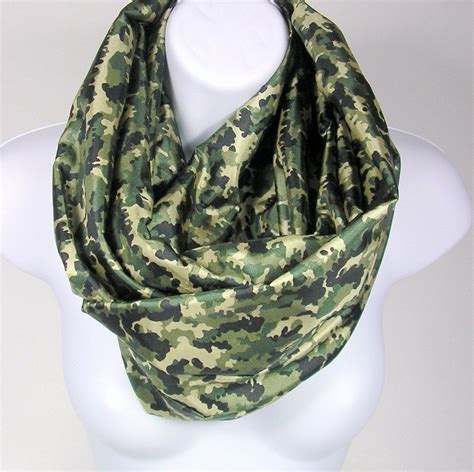 camouflage scarf target.